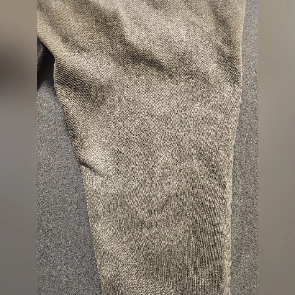 Levis Size 40x30 Gray